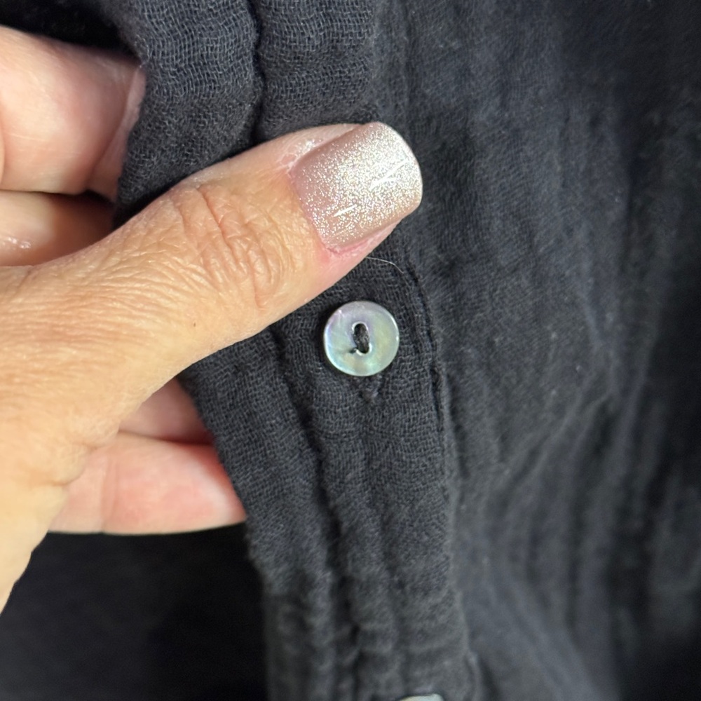Black Short-Sleeve Button-Up Shirt - Picture 3 of 6